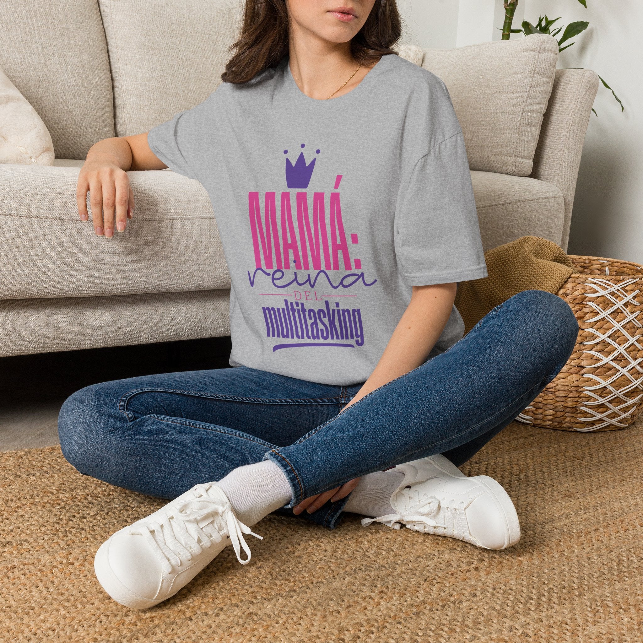 Mama Reina multitasking T-Shirt